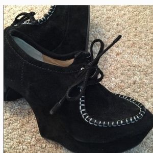 *NWT/NIB* L.A.M.B. Black Suede Gravity Wedges